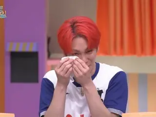 KEY SHINee melihat ponselnya selama rekaman "Amazing Saturday" dan mengetahui bahwa "Music Band" berada di peringkat pertama, bersandar pada Taeyong dan menangis (video disertakan)