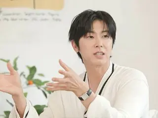 Yunho TVXQ (U-KNOW) memulai penampilan pole dance pertamanya di "My Choice"