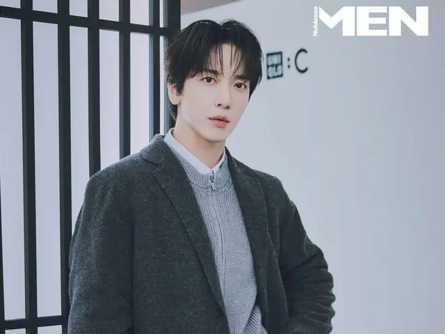 Jung Yong Hwa CNBLUE mengungkapkan foto-foto di balik layar dari pemotretan dan acara Uniqlo-nya... Tatapannya tetap tertuju pada perubahan musim