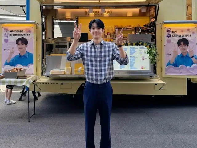 Choi Woo-shik, sosok kekanak-kanakan yang tidak menunjukkan usianya... satu senyuman membuat jantungmu berdebar