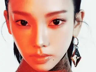 Karina "aespa" menghiasi sampul majalah mode... Mengenakan Prada, ia memamerkan "kecantikan AI"-nya