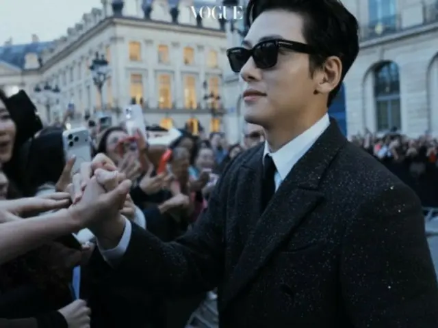 Visual memukau aktor Ji Chang Wook memukau Paris Fashion Week