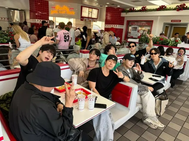 Lee Teuk SUPER JUNIOR makan hamburger mukbang bersama seluruh member di Meksiko