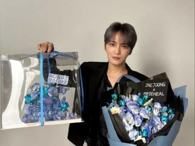 J-JUN terpilih sebagai inspirasi untuk Mediheal...dirayakan dengan buket bunga besar