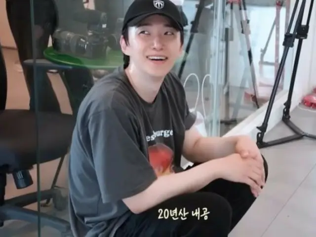 Junho 2PM bahkan memberi instruksi kepada rekan-rekannya dalam adegan koreografi untuk "Taepung Corporation"... Itulah mengapa sutradara pasti sangat menyukainya (video disertakan)