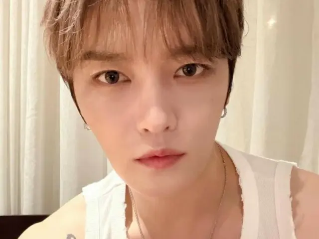 J-JUN menerima dua hadiah dari Kota Ho Chi Minh: satu lucu dan satu keren