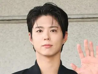 Pekerjaan paruh waktu yang memungkinkan Anda bekerja bersama aktor Park Bo-Gum dan menghasilkan 1 juta won per jam adalah topik hangat