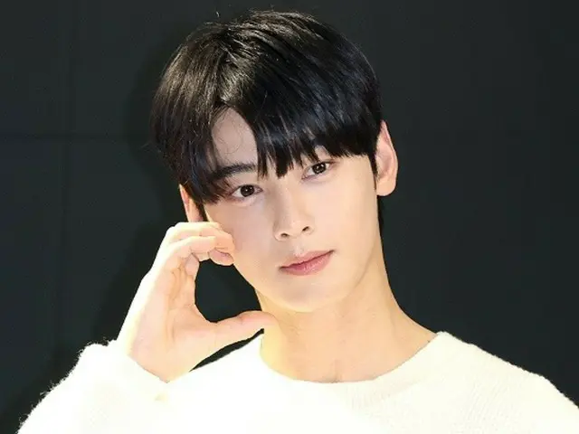 Cha Eun Woo (ASTRO), yang saat ini sedang menjalani wajib militer, mengungkapkan nomor teleponnya kepada penggemar... Promosi yang belum pernah terjadi sebelumnya menjadi topik hangat