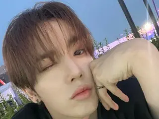 "n.SSign" kedipan mata Kazuta menyilaukan... "Sudah lama sejak aku berswafoto"