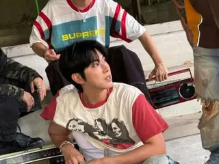 "TVXQ" Yunho (U-KNOW) meningkatkan kejantanannya dengan tank top sederhana