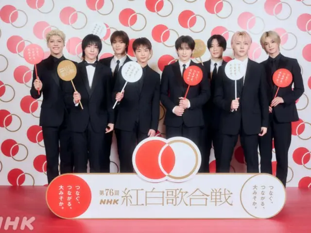"&TEAM" tampak berwibawa dalam balutan jas... "Tampil di Kohaku Uta Gassen adalah salah satu tujuan dan impian kami."