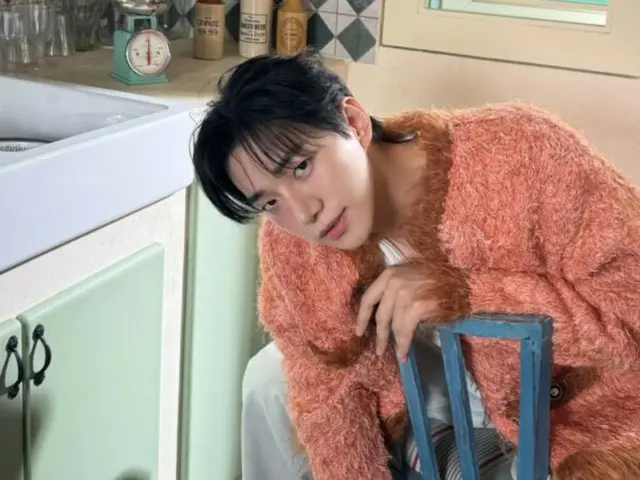 Lee Junho 2PM, imut namun seksi dengan pesona misterius