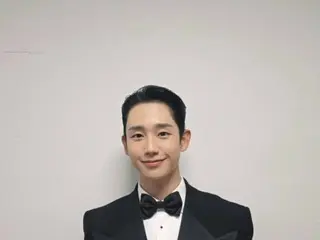 Penampilan tuksedo sempurna Jung Hae-In terungkap... Presentasi di Blue Dragon Film Awards