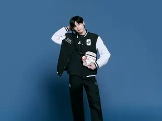 Cha Eun Woo ASTRO tampil modis dengan jaket stadion... Kecantikannya yang sempurna membuatnya tampak seperti gambar hanya dengan berdiri di sana