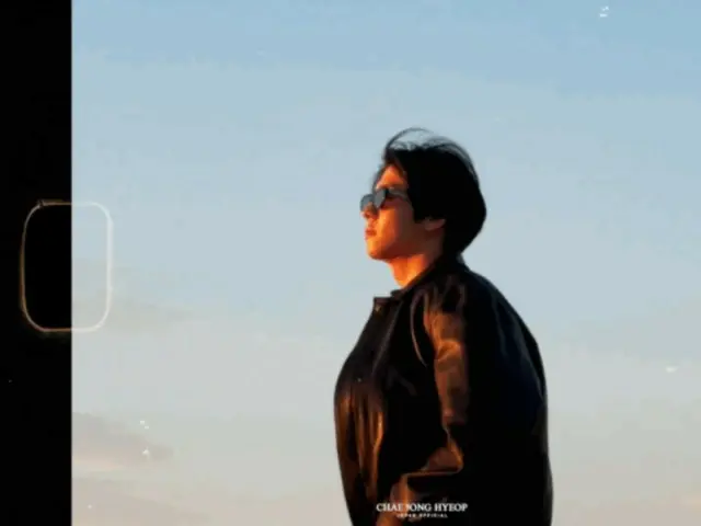 Choi Jeong Hyup, memukau saat mengendarai mobil sport merah menyala... Klip pertama dari buku foto terungkap (video disertakan)