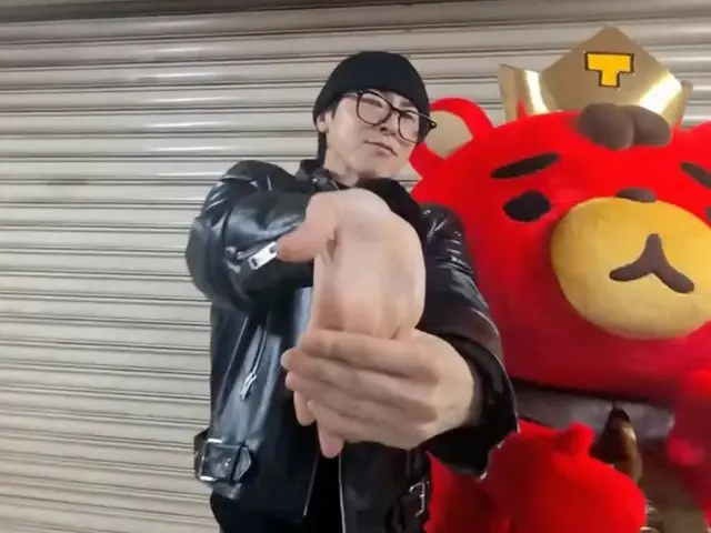 Yunho (U-KNOW) "TVXQ" merilis video tantangan "TB-chan Stretch" (video disertakan)