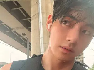 Visual V BTS yang memukau mencairkan hawa dingin... ARMY di seluruh dunia mengagumi keringatnya setelah berlari