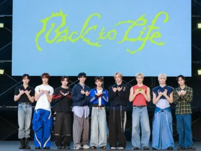 Lagu debut Korea &TEAM "Back to Life" dan versi Jepangnya juga menduduki peringkat pertama di tangga lagu Oricon!