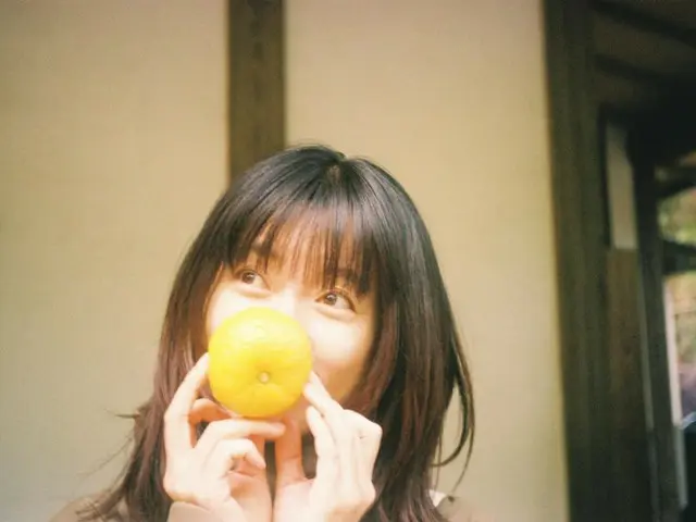 Aktris Han Hyo Ju merilis photobook berisi foto-foto di balik layar dari drama "Anonymous Lovers"... Promosi dalam bahasa Jepang