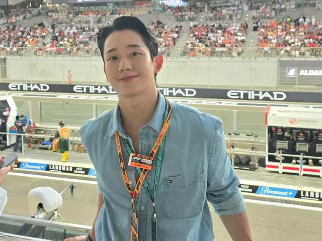 Aktris Jung HaeIn menonton F1 di Abu Dhabi... pesona yang menyegarkan dalam balutan kemeja denim.