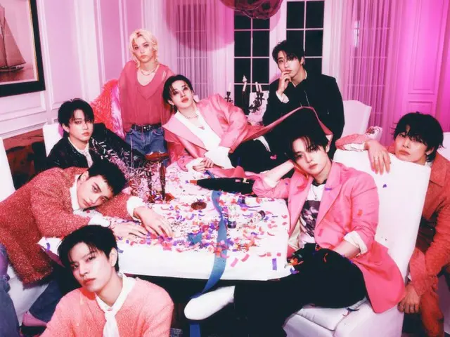 "Stray Kids" akan membawakan lagu Natal populer "Christmas Love" di acara "CDTV Live! Live! Christmas LOVE" di TBS pada hari Senin, 15 Desember.
 Film ini akan ditayangkan di TV untuk pertama kalinya di "SONG Fes."