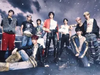 Album dan single "&TEAM" secara bersamaan masuk dalam peringkat 10 besar tahunan Oricon.