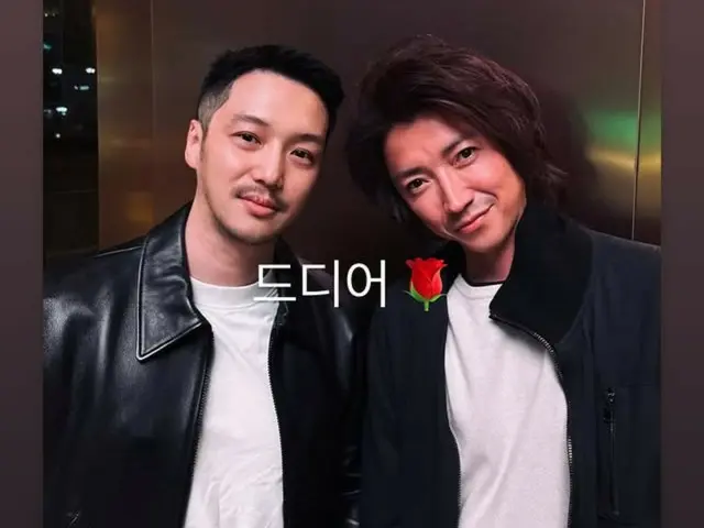 Aktor Byun YoHan merilis foto dirinya bersama Tatsuya Fujiwara... "Akhirnya"