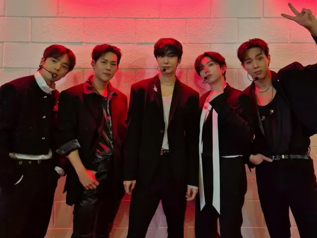 MONSTA X membawa pengalaman 10 tahun ke "Jingle Ball Tour" di AS.